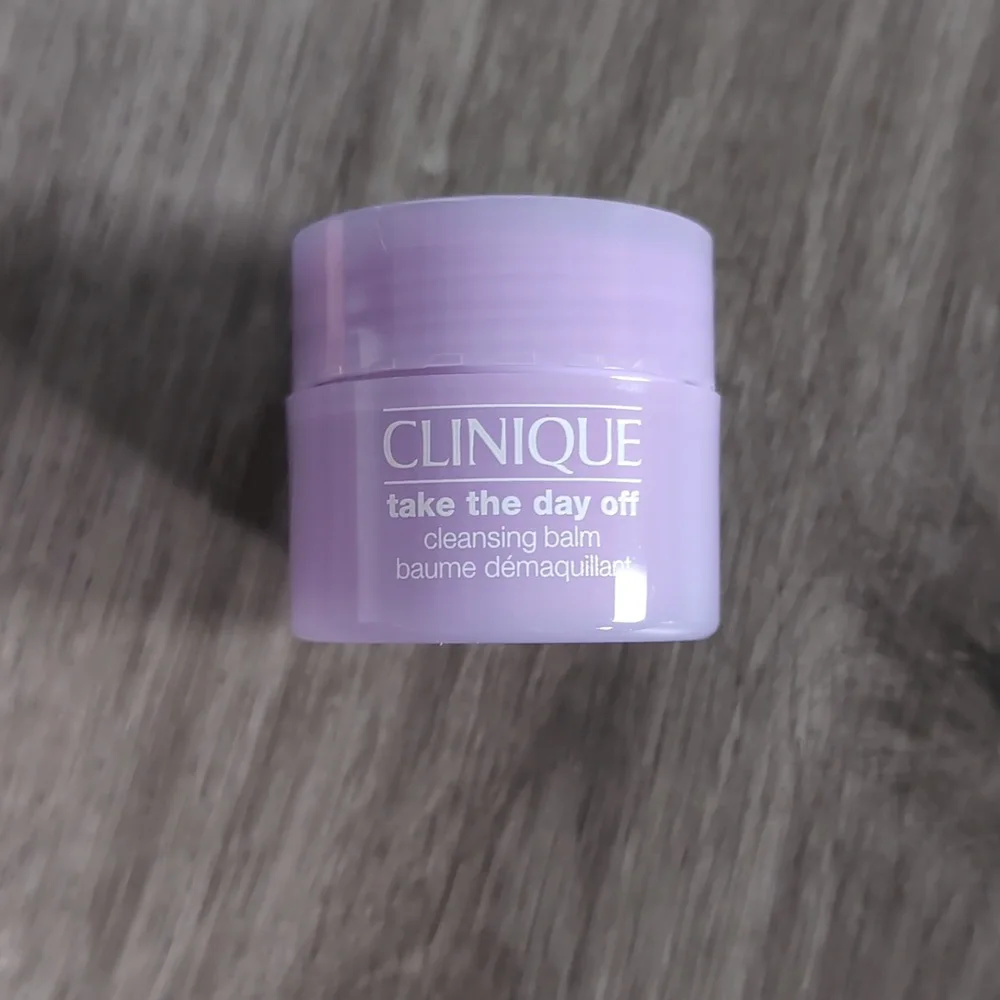 Clinique Makeup Set with Purple and Peach Cleansing Balms